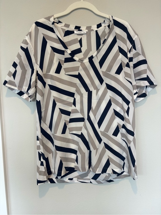 Equipment Tops - Equipment Silk Geometric Short Sleeve V-Neck Top - Navy, Gray, White